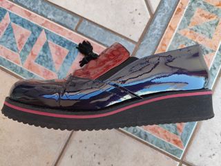 Mocassino in vernice bordeau-blu unisex