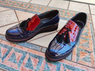 Mocassino in vernice bordeau-blu unisex