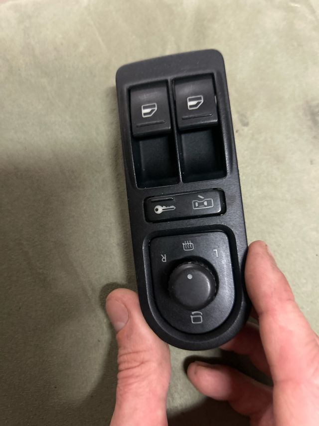 Botonera elevalunas T5