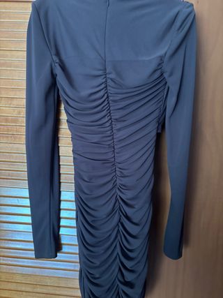 Vestido marrón ajustado de manga larga