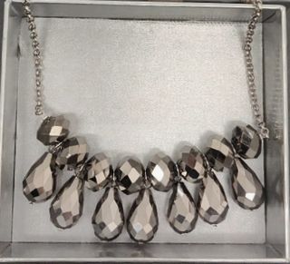 Gargantilla gris plata