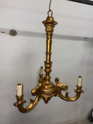 Lampadario in legno 