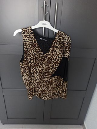 Blusa Zara leopardo talla L