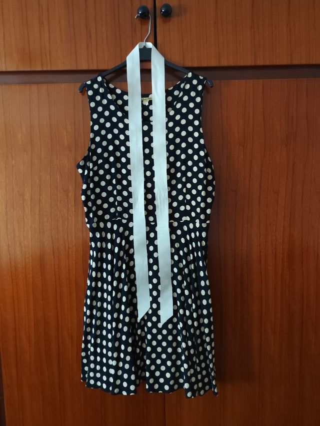 Vestido verano con lunares beige.