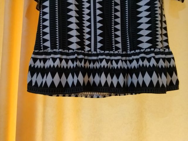 Vestido blanco y negro