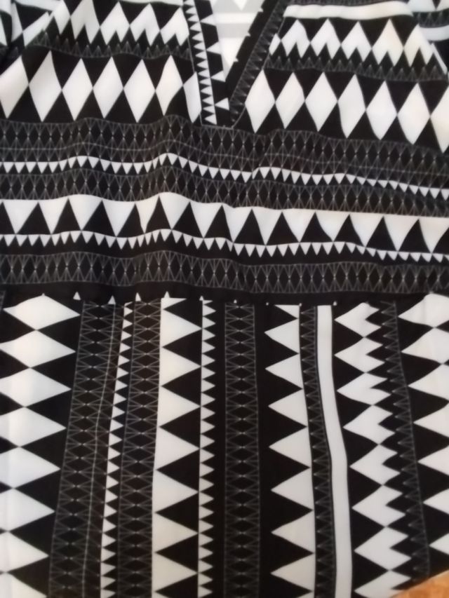 Vestido blanco y negro