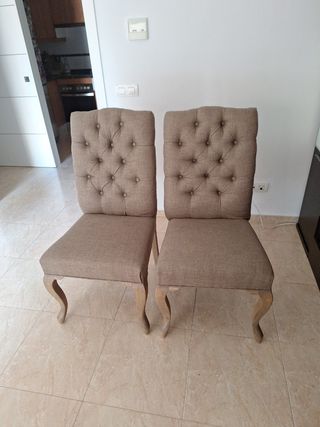 2 Sillas Comedor - Beige/Madera 120€ cada una.