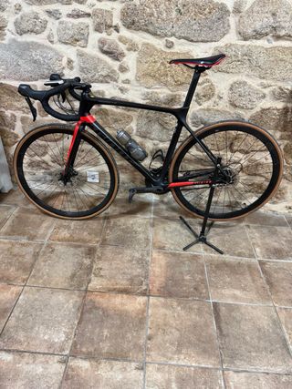 Bicicleta carretera Giant montada en ultegra