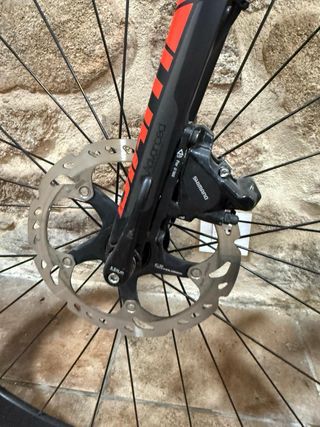 Bicicleta carretera Giant montada en ultegra