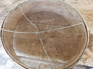Criba antigua de madera
