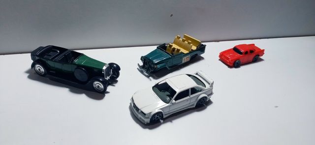 Auto in miniatura in scala 1:43