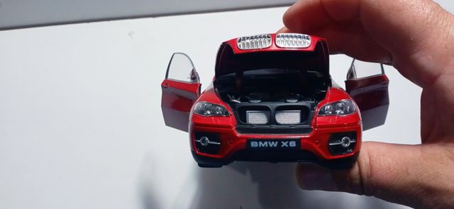 Auto in miniatura in scala 1:43