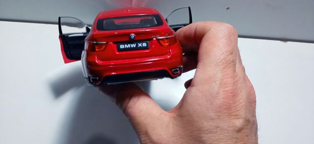 Auto in miniatura in scala 1:43