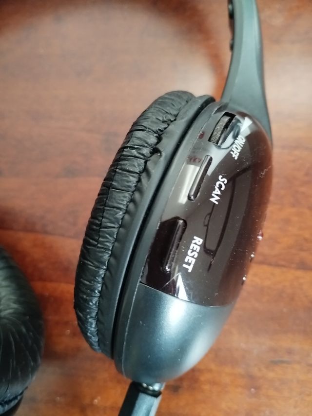 AKAI Cuffie Wireless 5 in 1