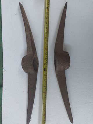 2 Picconi Rustici Antichi