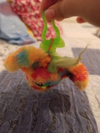 Furblet multicolor con cresta (mini Furby)
