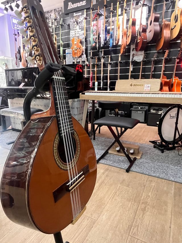 Bandurria Alhambra 4-P + Estuche