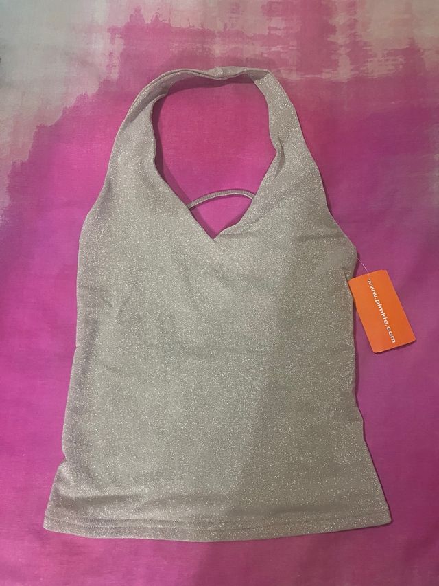 ¡REBAJA! Top halter brillante dorado