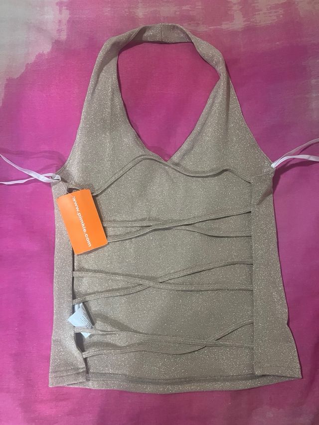 ¡REBAJA! Top halter brillante dorado