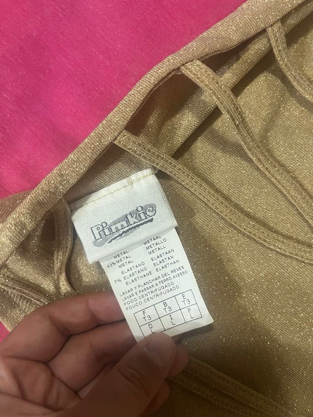 ¡REBAJA! Top halter brillante dorado