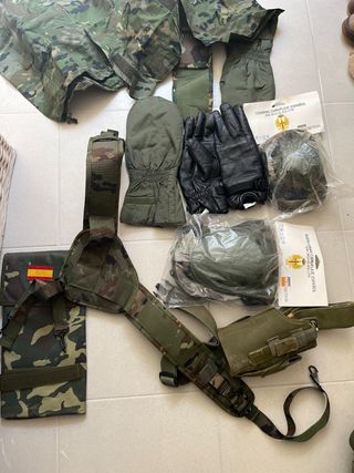 Chaquetón militar beige
Mas cosas en fotos... 
