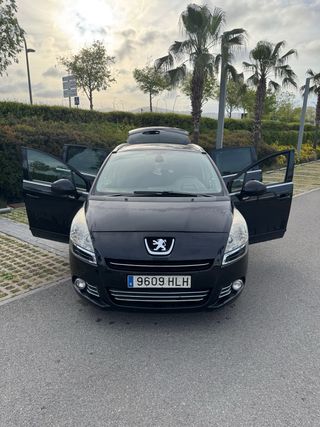 Peugeot 5008 2012