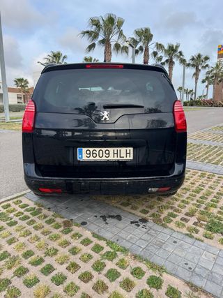 Peugeot 5008 2012