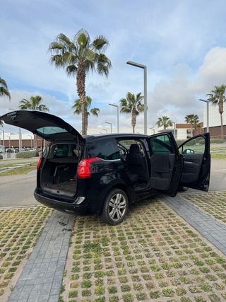 Peugeot 5008 2012