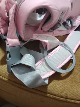 Mochila portabebés rosa