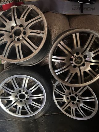 4 Llantas BMW 18" usadas
