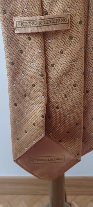 CORBATA VICTORIO Y LUCCHINO 