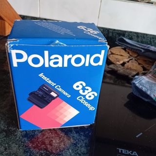 Polaroid 636 Closeup Instant Camera
