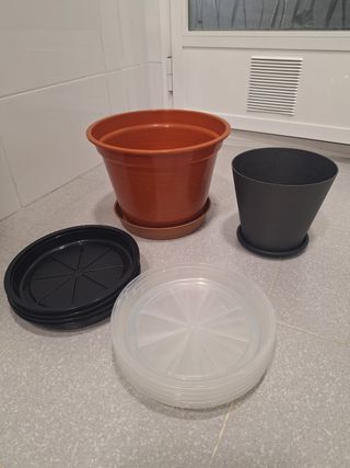 Macetas y platos - Plástico