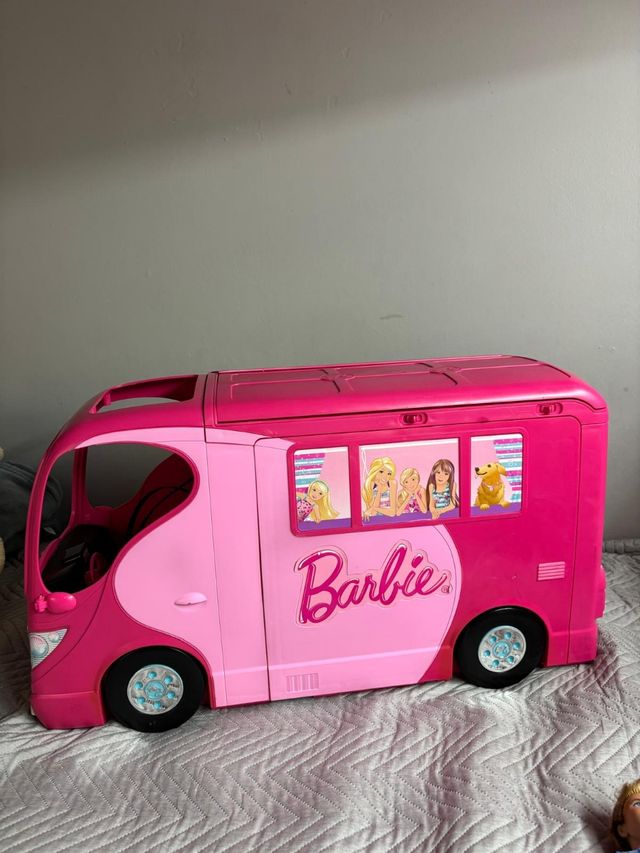 Autocaravana Barbie en perfecto estado