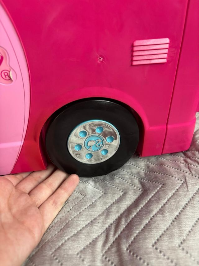 Autocaravana Barbie en perfecto estado