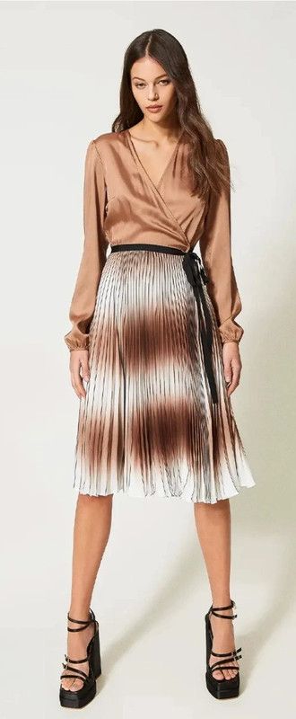 Abito longuette in raso con plissé Twinset