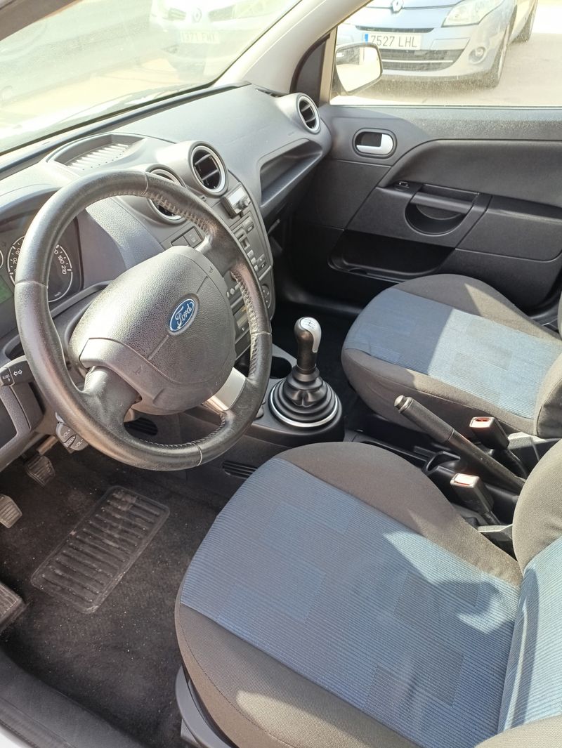 Ford Fiesta 1.4 TDCi Trend 2006, foto 10