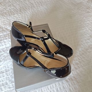 Zapatos salón negros lacados -talla 41