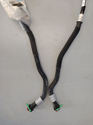 Los dos tubos de refrigeración aceite