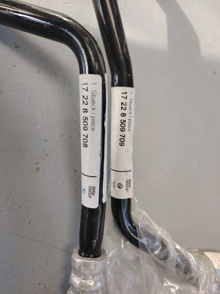 Los dos tubos de refrigeración aceite