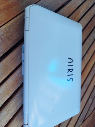 Airis Kira N7000 7" Ultra-Portable NETBOOK PC