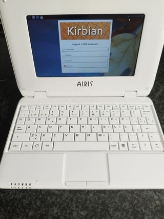 Airis Kira N7000 7" Ultra-Portable NETBOOK PC