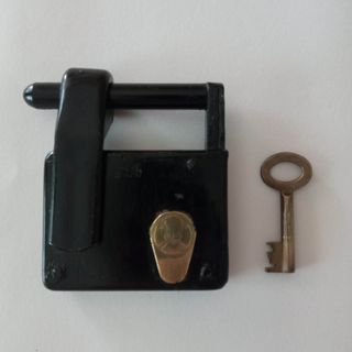Candado antiguo siglo XIX. Coleccionista.