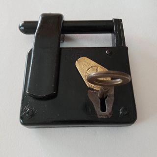 Candado antiguo siglo XIX. Coleccionista.