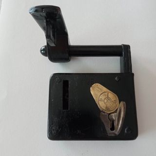 Candado antiguo siglo XIX. Coleccionista.