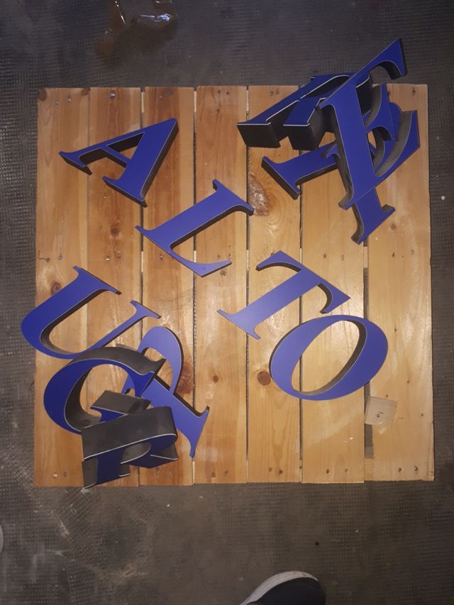 Insegna cartello Lettere in 3D blu per insegna