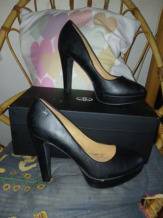 Tacones negros Mariamare
