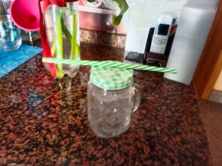 Taza cristal con asa y pajita