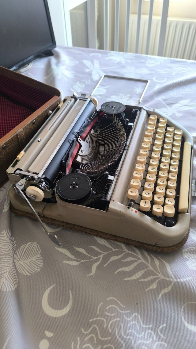 Maquina escribir Antigua