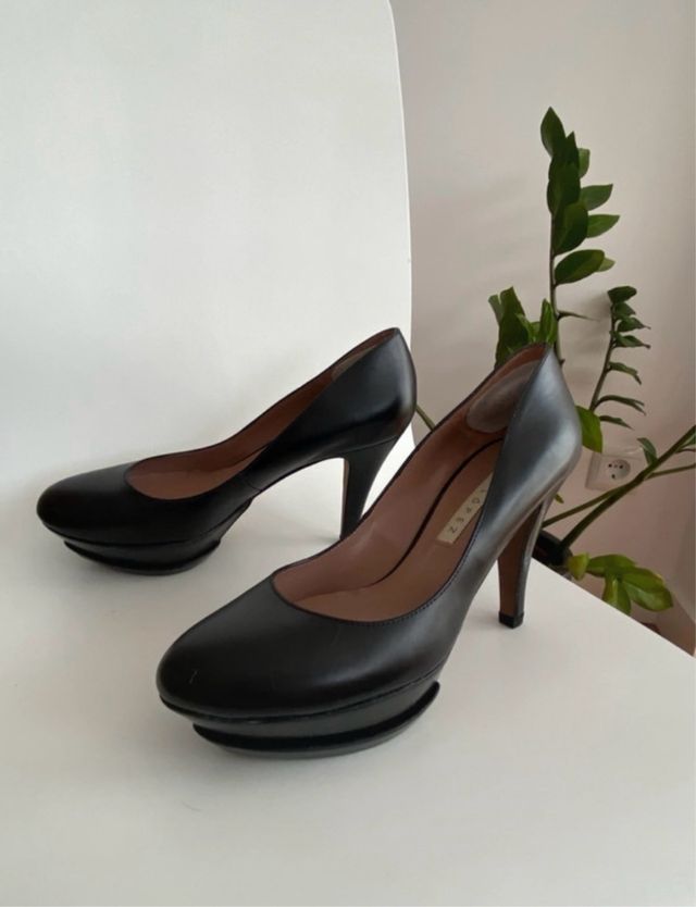 Zapatos Pura López negros tacón